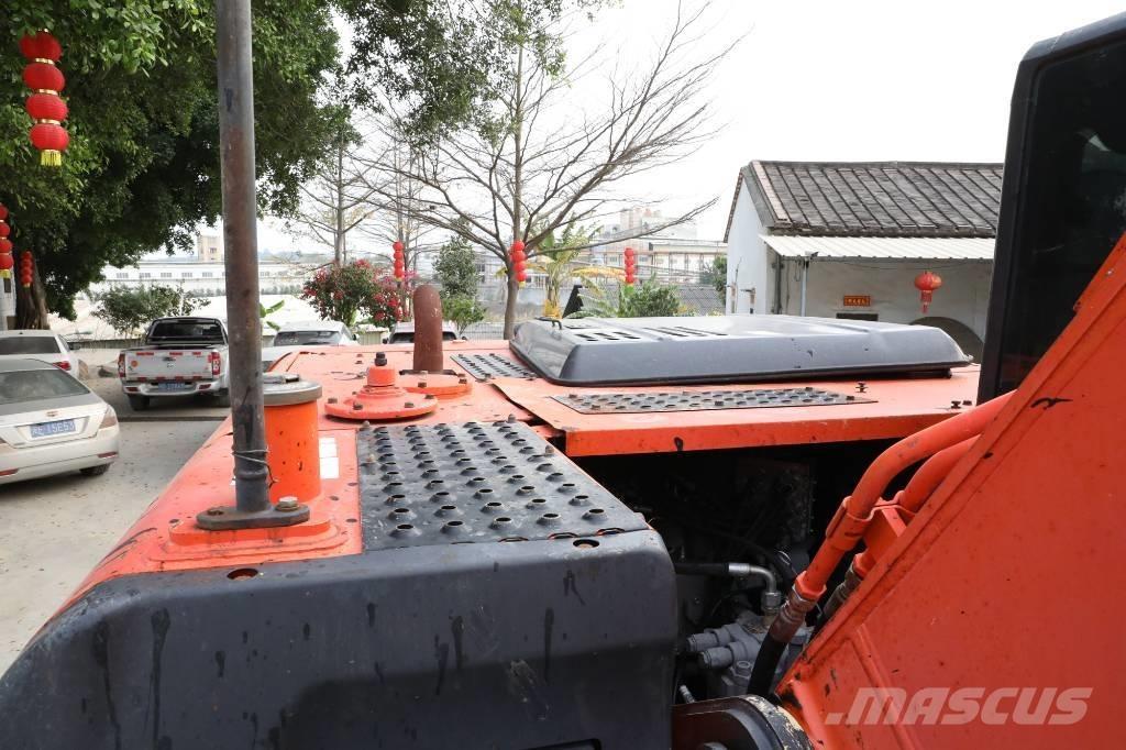 Hitachi ZX 200-5 G Crawler excavators