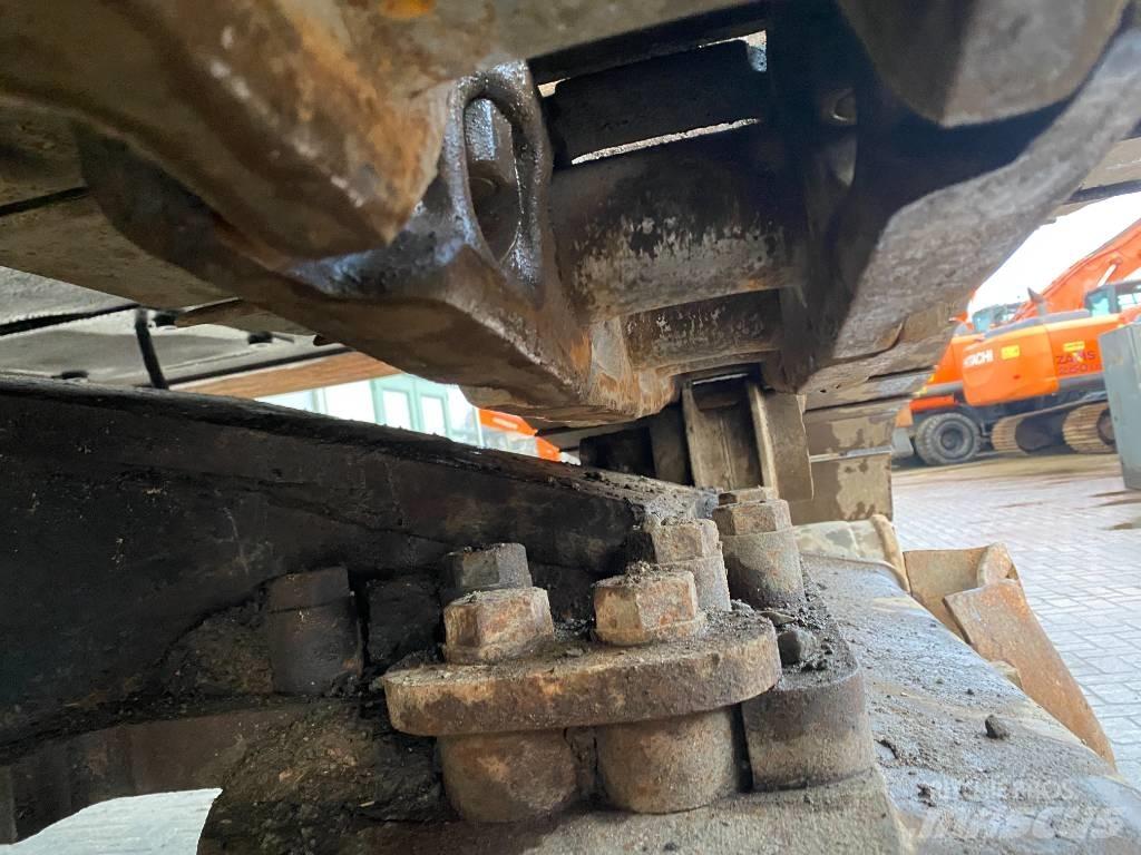Hitachi ZX 460 Crawler excavators
