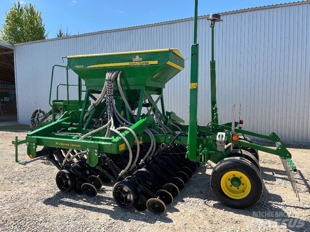 John Deere 750 A Drills