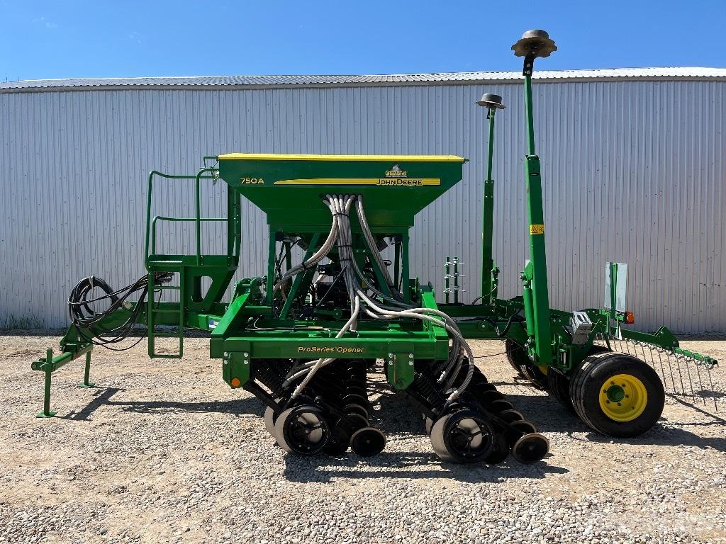 John Deere 750 A Drills