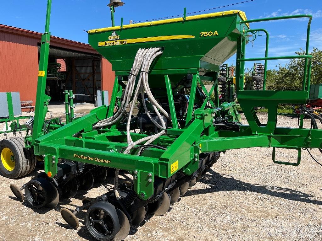 John Deere 750 A Drills