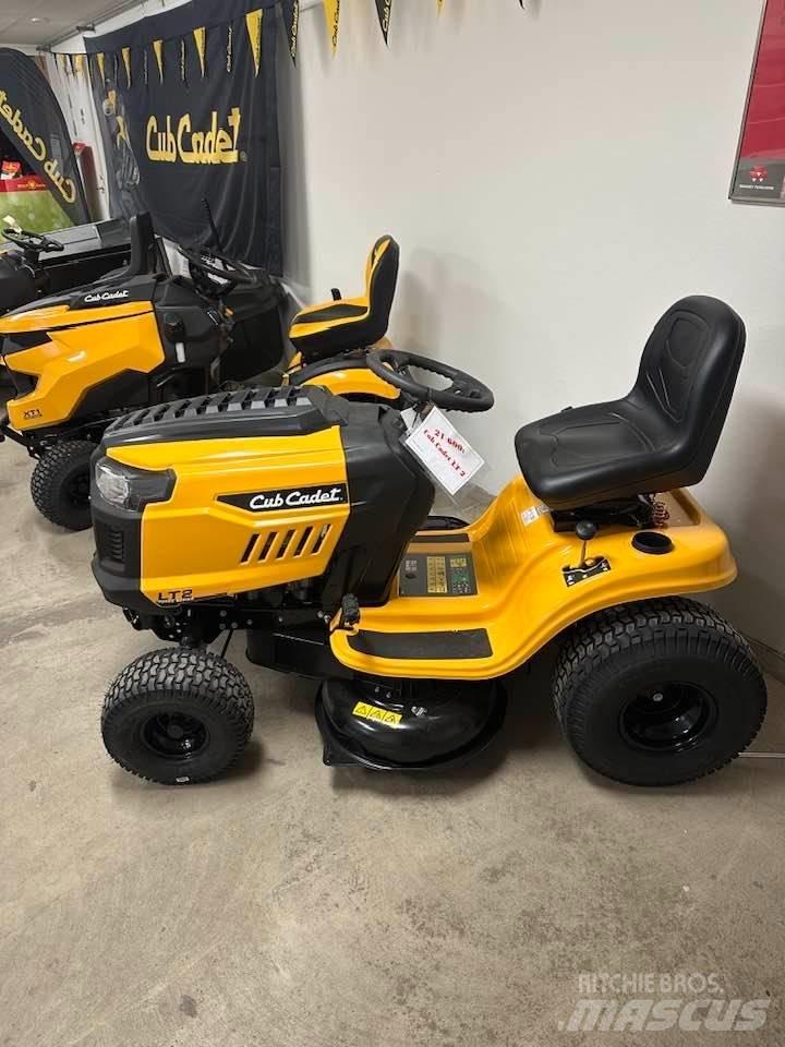 Cub Cadet LT 2 NS92 Riding mowers