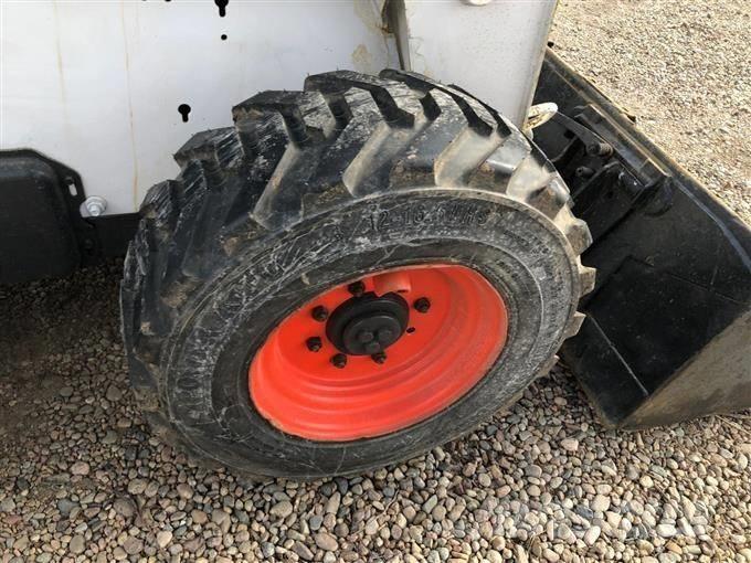 Bobcat S 300 Skid steer loaders