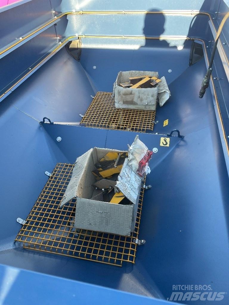 Bogballe L2 plus Mineral spreaders