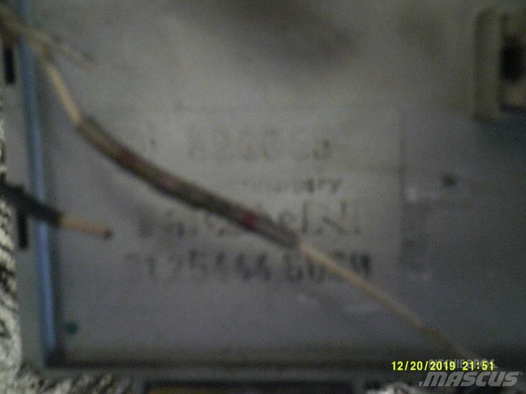 MAN TGS 81254446060 Cabins and interior