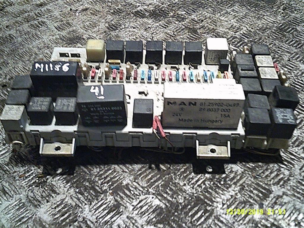 MAN TGS 81254446060 Cabins and interior