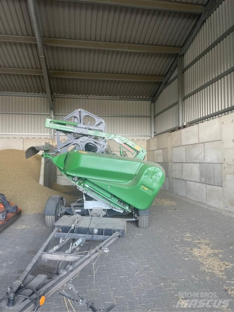 John Deere 635 X Harvester heads