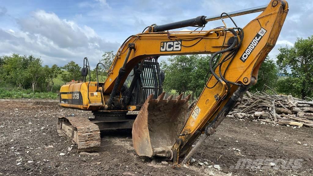 JCB JS 260 XD Cabins and interior