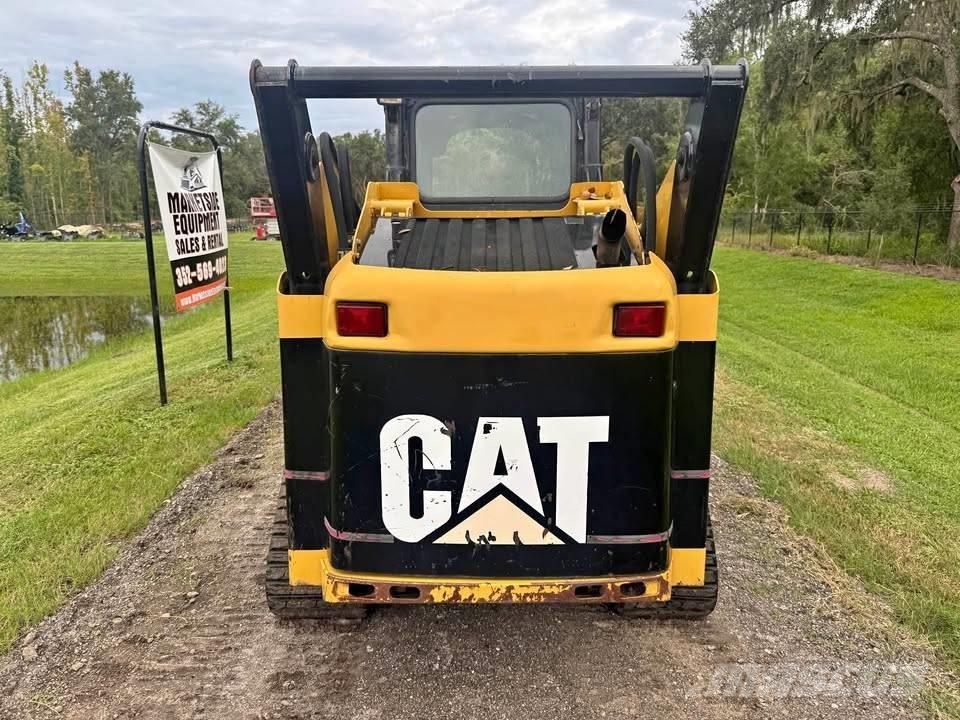 CAT 257B Skid steer loaders