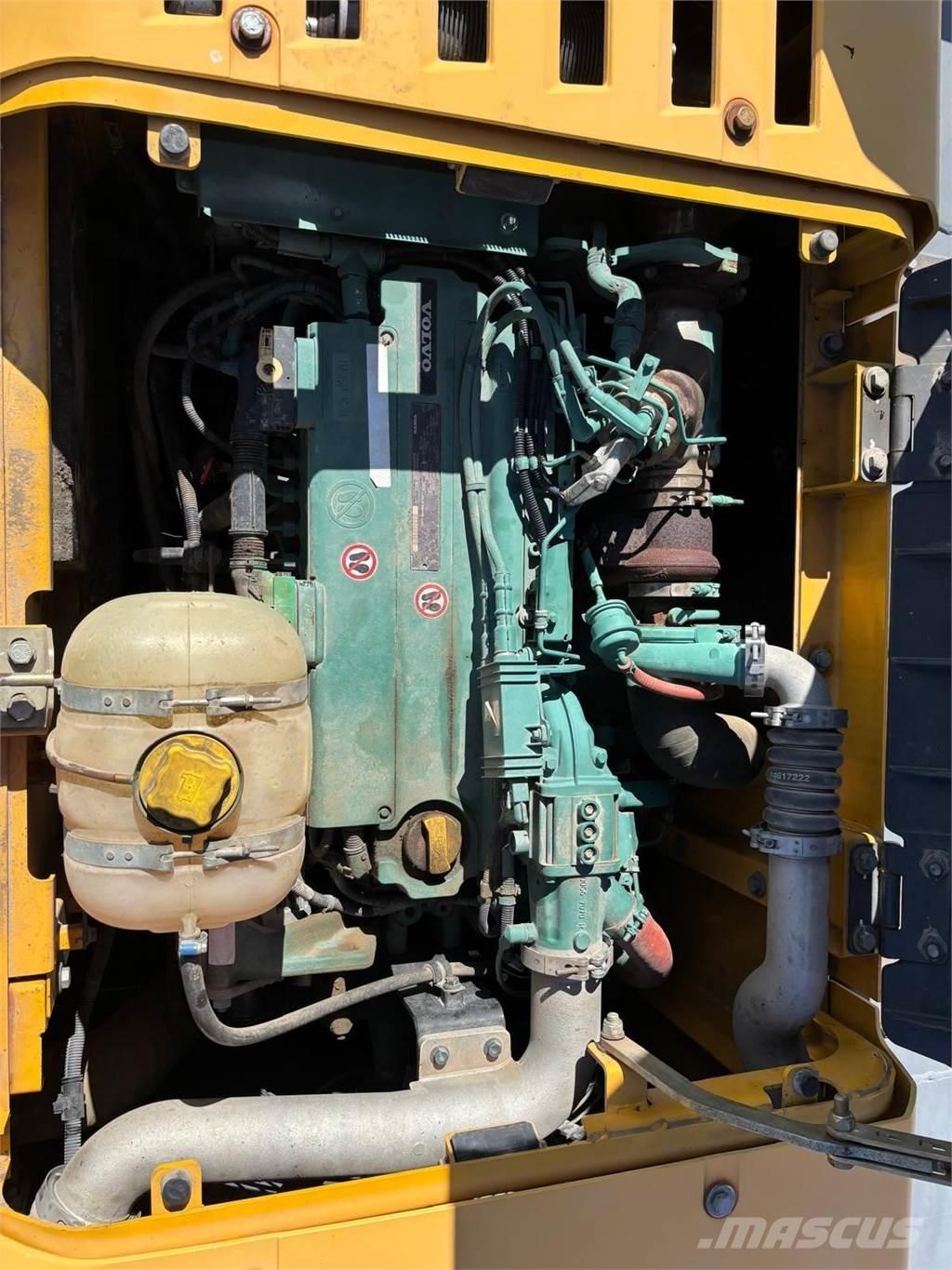 Volvo EC220DL Crawler excavators