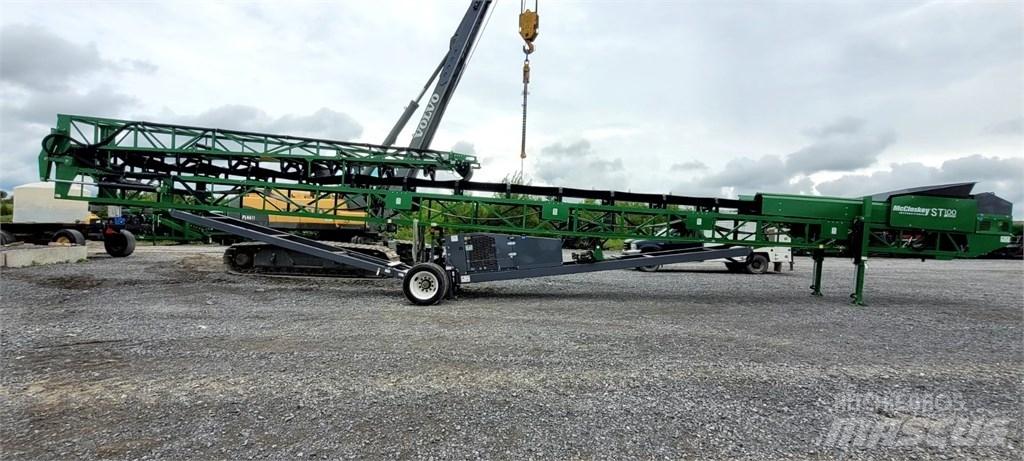 McCloskey ST100 Conveyors