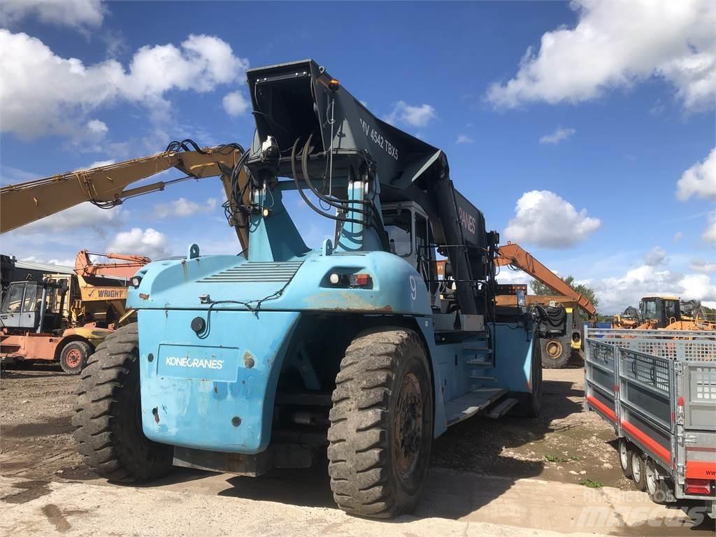 SMV 4542 TBX5 Reach stackers