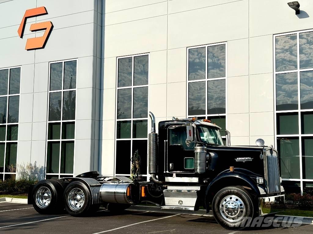 Kenworth W 900 Prime Movers