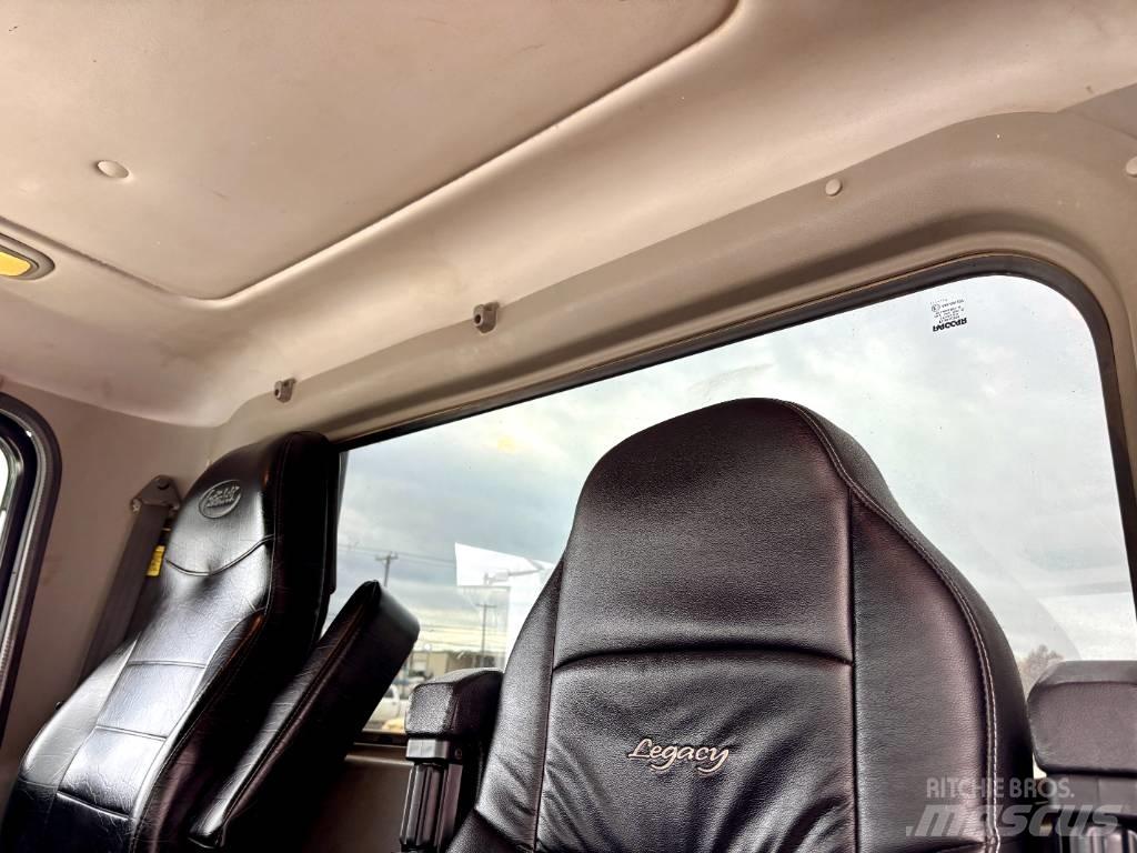Peterbilt 389 Prime Movers