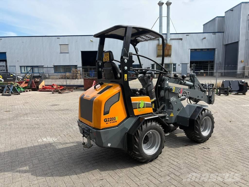 Giant G2200 E Xtra Mini loaders