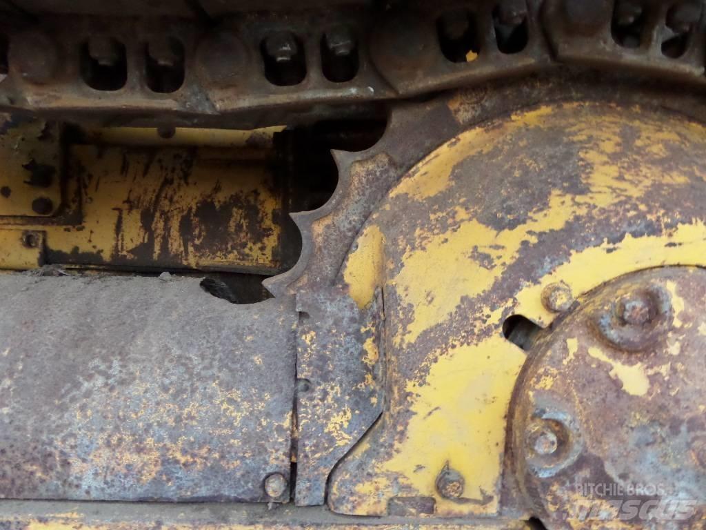 CAT D 4 E Crawler dozers