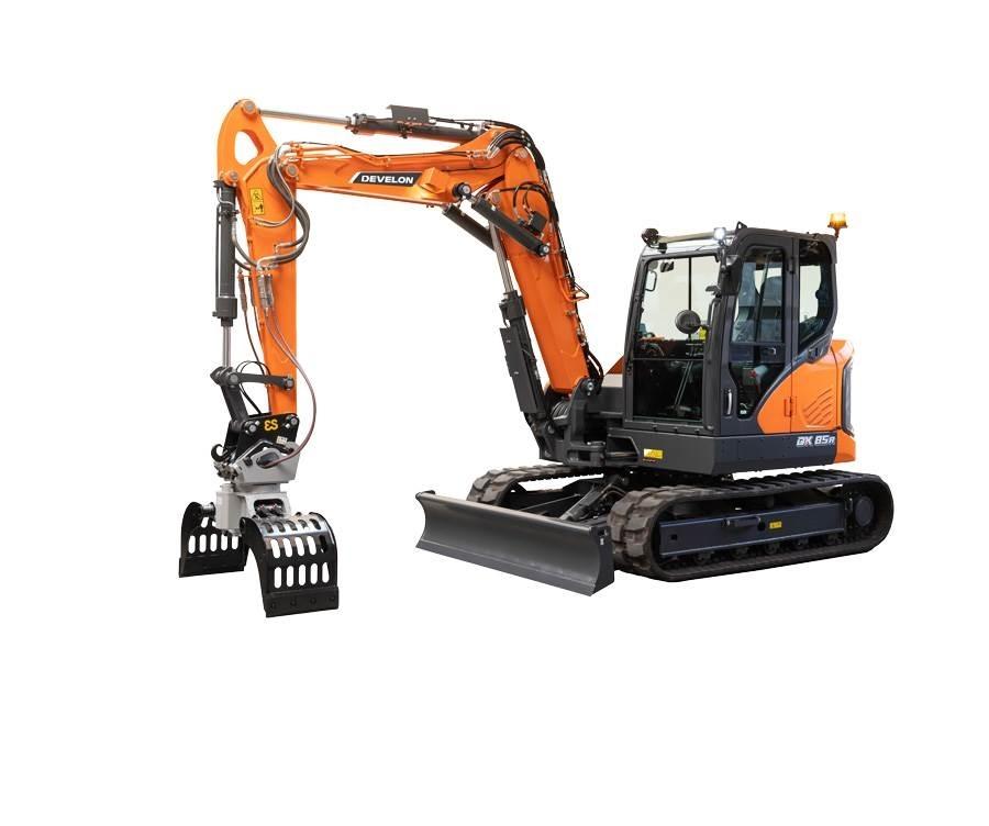 Develon DX85R-7 Backhoe
