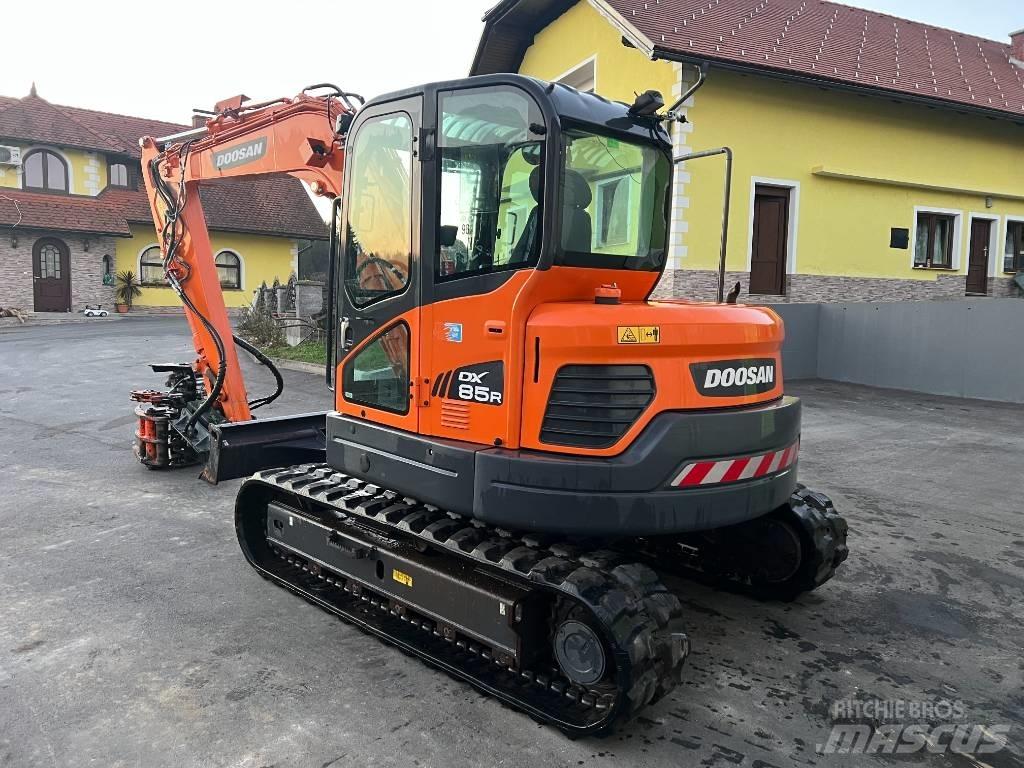 Doosan DX85R-3 Mini excavators  7t - 12t