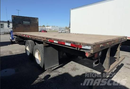 Freightliner M 106 Flatbed / Dropside trucks