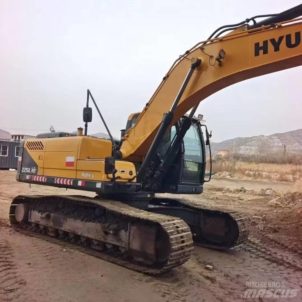 Hyundai R225LVS Wheeled excavators