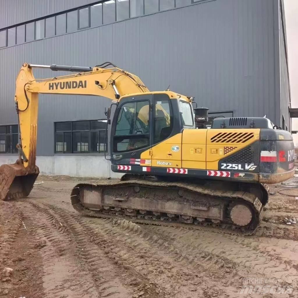Hyundai R225LVS Wheeled excavators