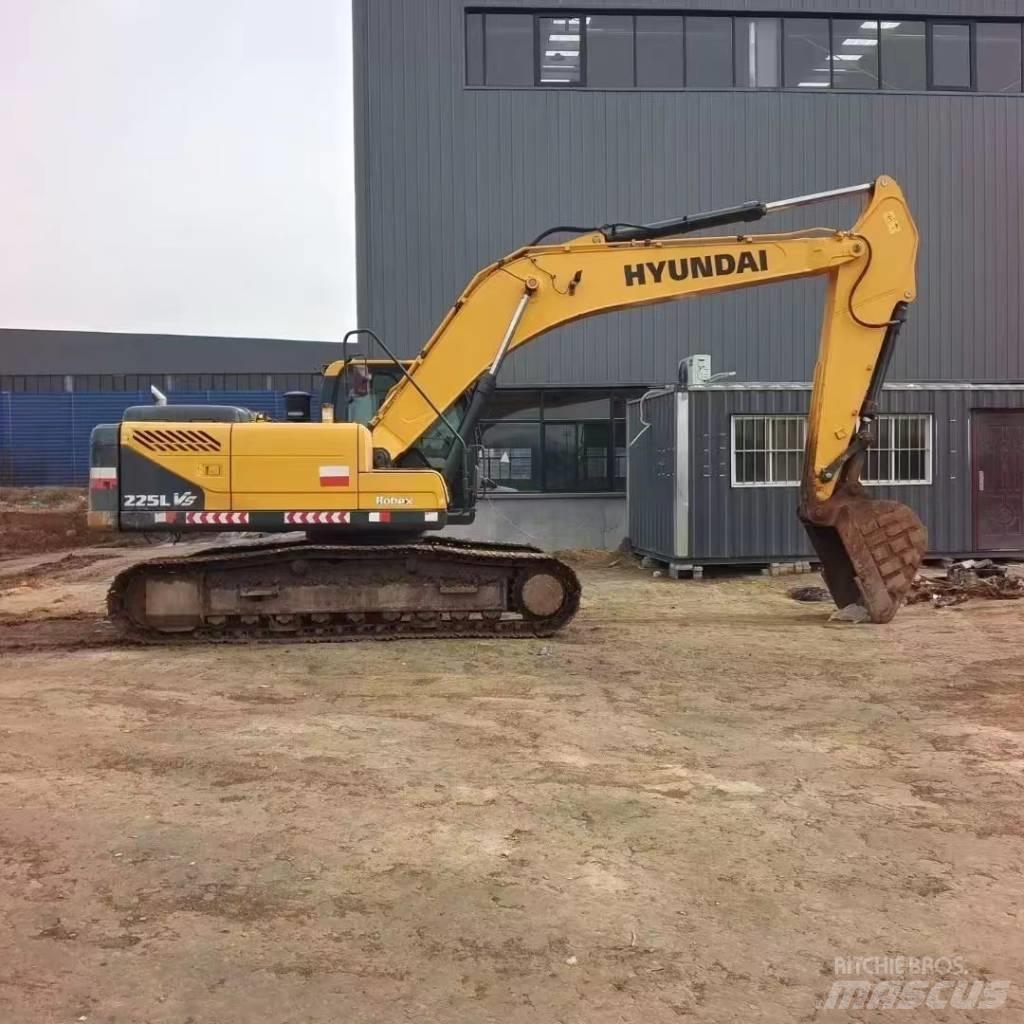 Hyundai R225LVS Wheeled excavators