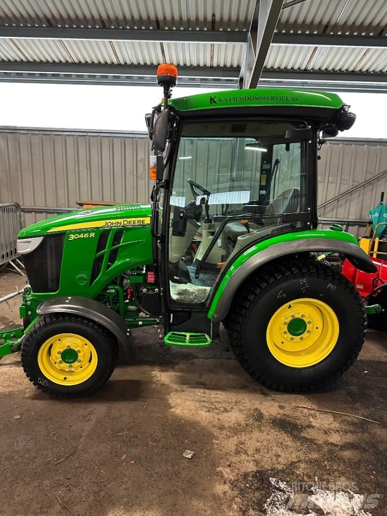John Deere 3046 R Tractors