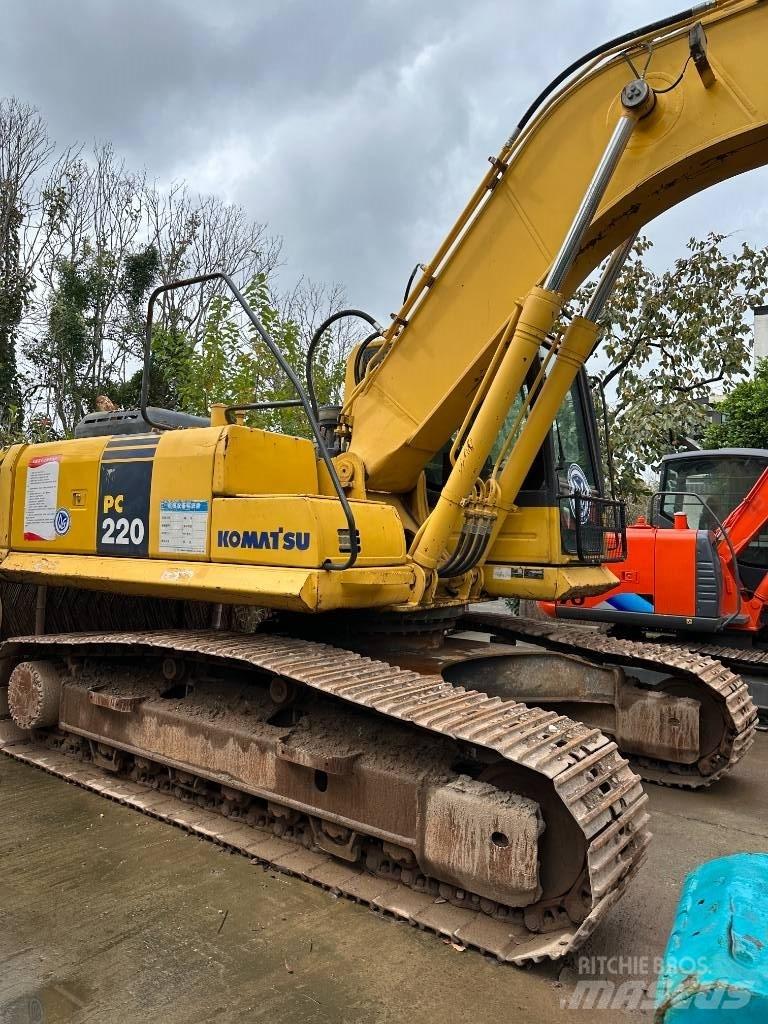 Komatsu PC 220-8 Crawler excavators