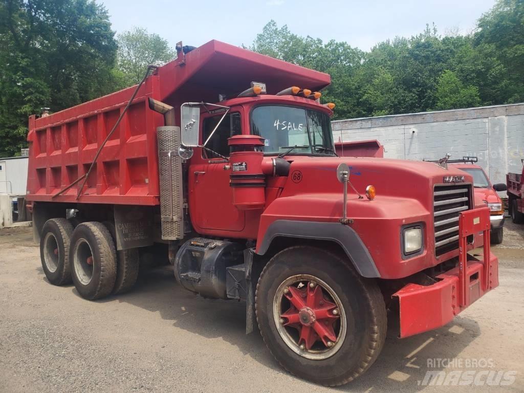 Mack RD 690 SX Tipper trucks