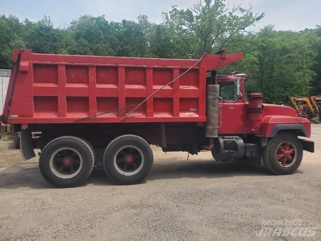 Mack RD 690 SX Tipper trucks