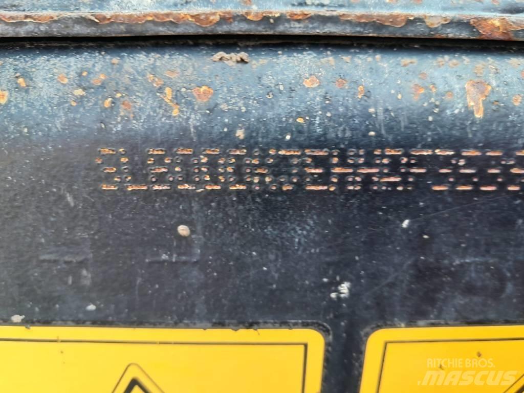 JCB 3TST Articulated Haulers