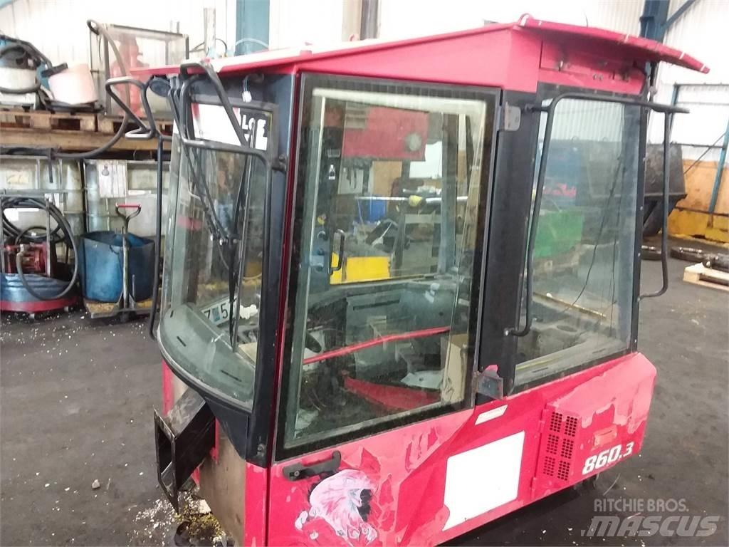 Valmet 860.3 Cabins and interior