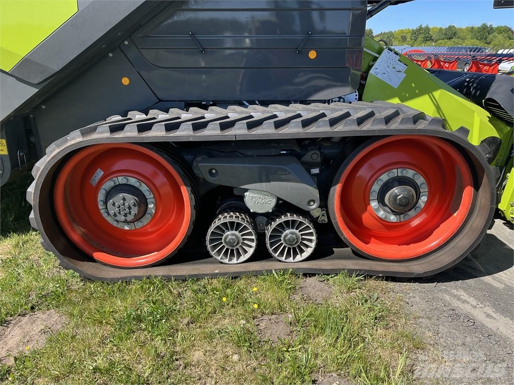 CLAAS Lexion 8700TT Combine harvesters