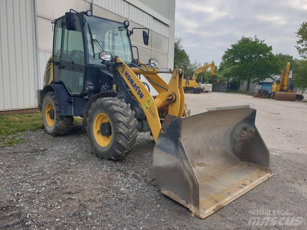 Komatsu WA70M-8 Wheel loaders
