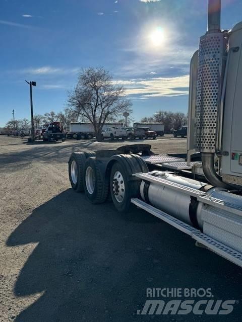Western Star 4900 Prime Movers