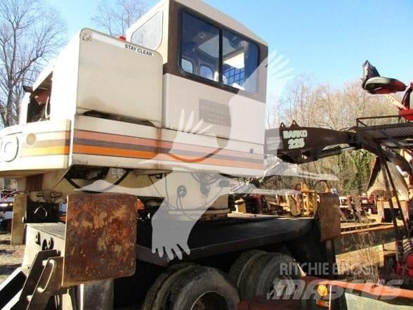 Barko 225 Knuckle boom loaders