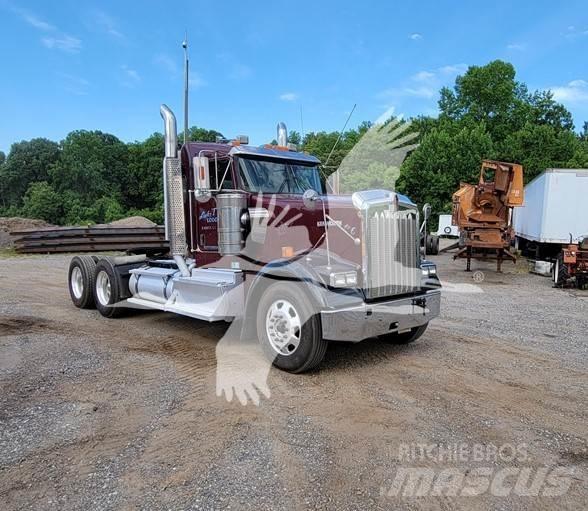 Kenworth W900 Prime Movers