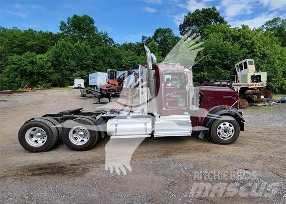 Kenworth W900 Prime Movers