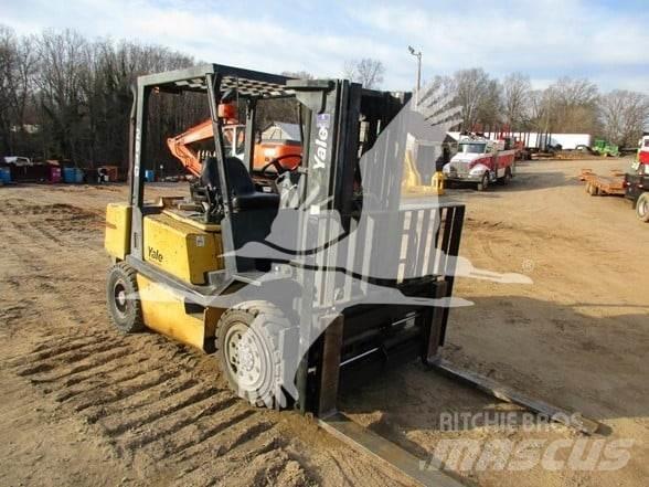 Yale GDP080LG Diesel trucks