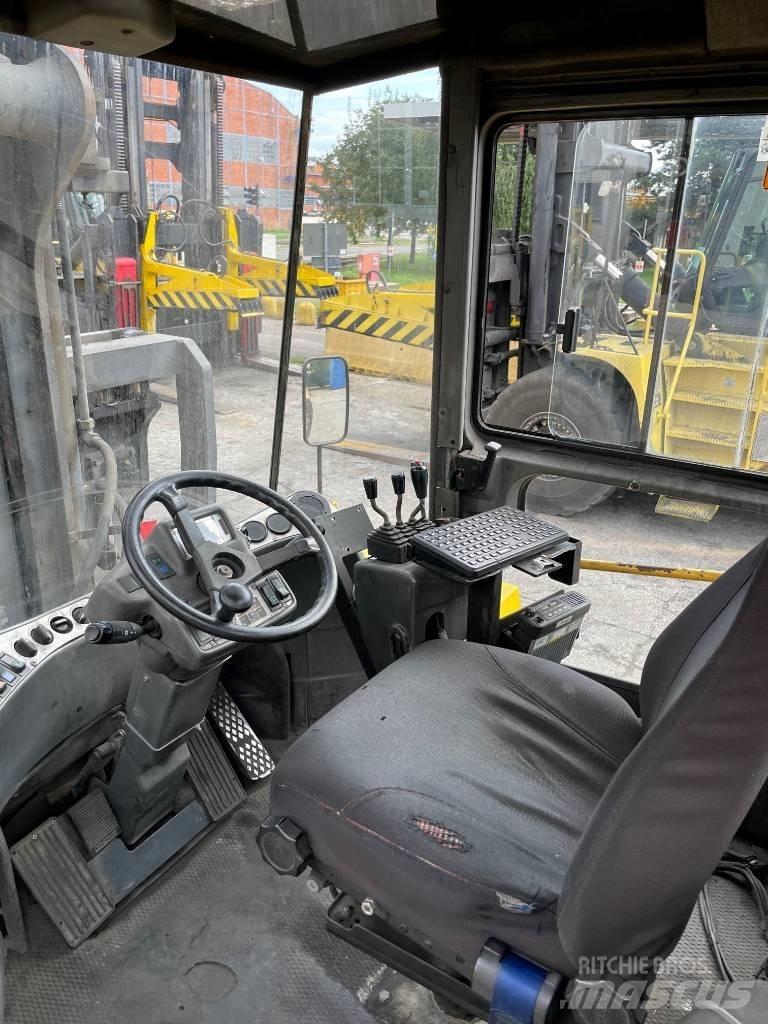 Kalmar DCD370-12 Diesel trucks