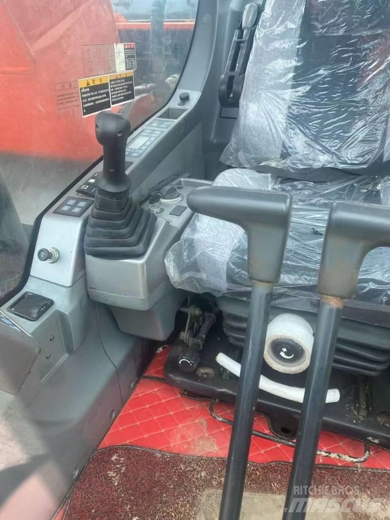 Doosan DX 225 LC Crawler excavators