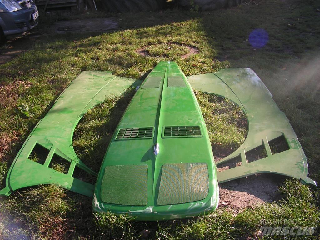 John Deere 8230 Chassis and suspension