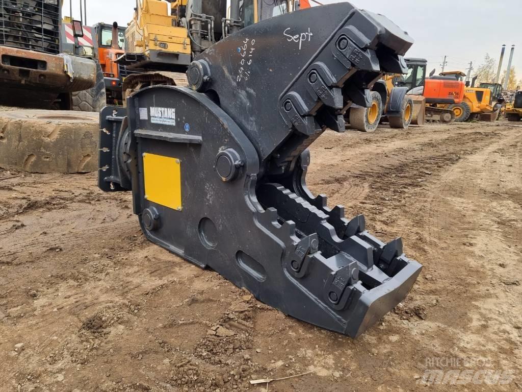 Mustang RH 20 Crushers