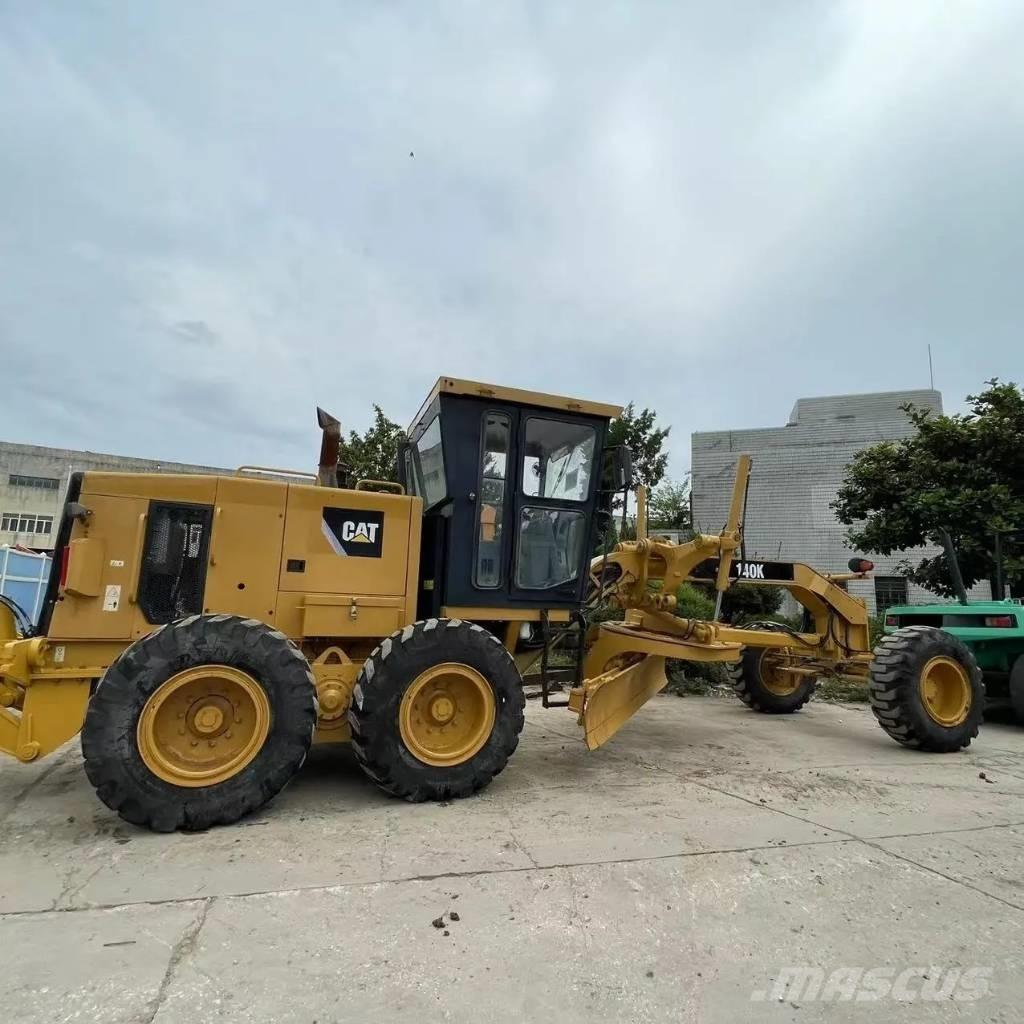 CAT 140K Graders