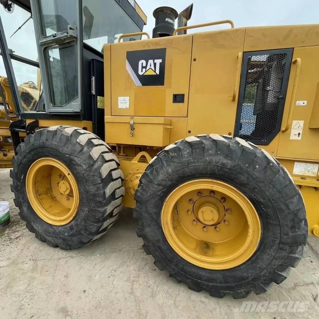 CAT 140K Graders