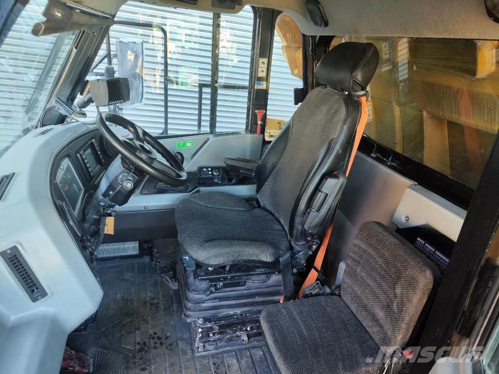 CAT 772G Rigid dump trucks