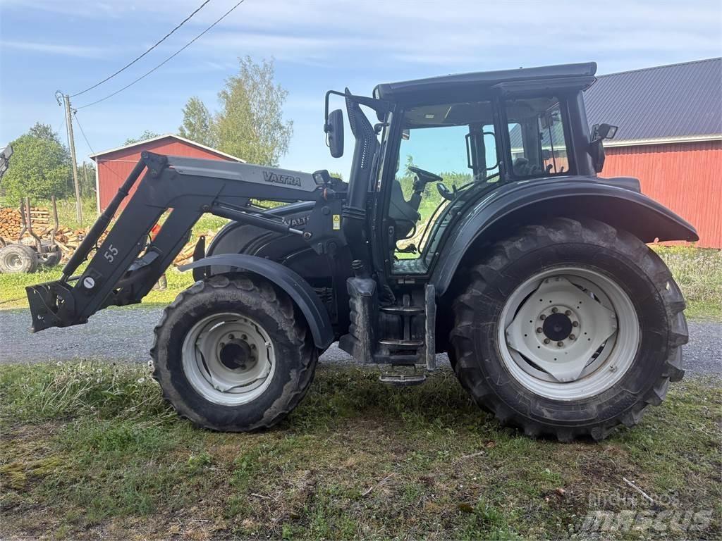 Valtra N122 Tractors