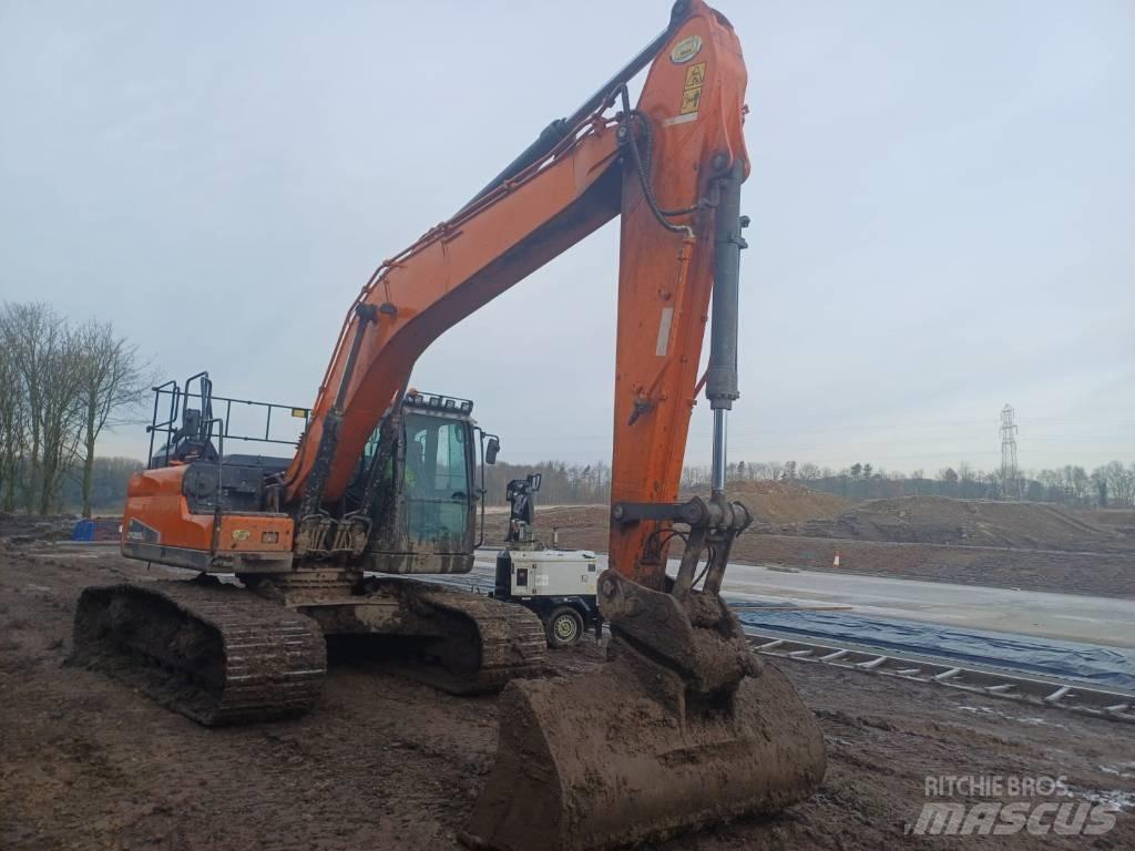 Doosan DX 225 LC-5 Crawler excavators