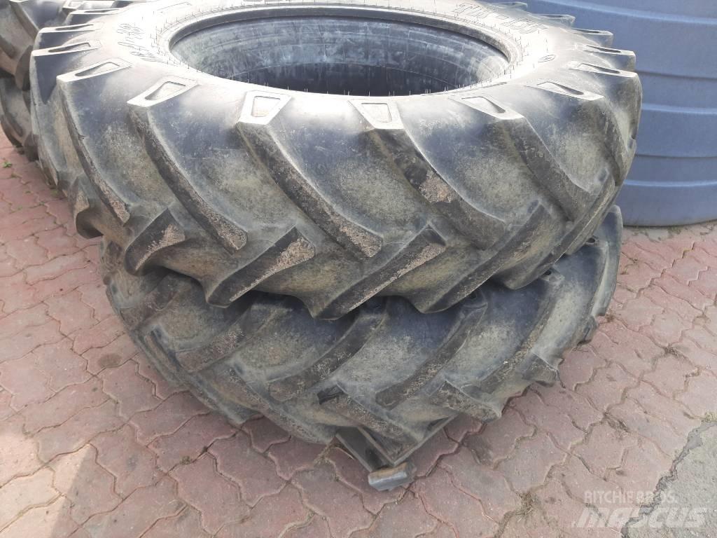 BKT 18.4-34 2 kpl Tyres, wheels and rims