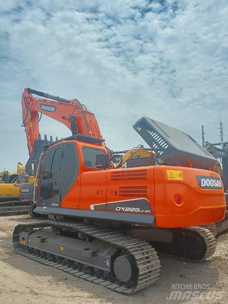 Doosan DX 225LC-9C Crawler excavators